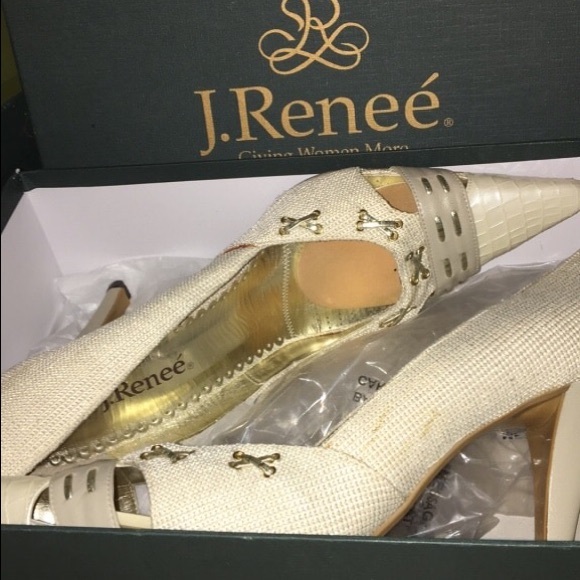 Gorgeous pair of J.Renee heels - Picture 1 of 5